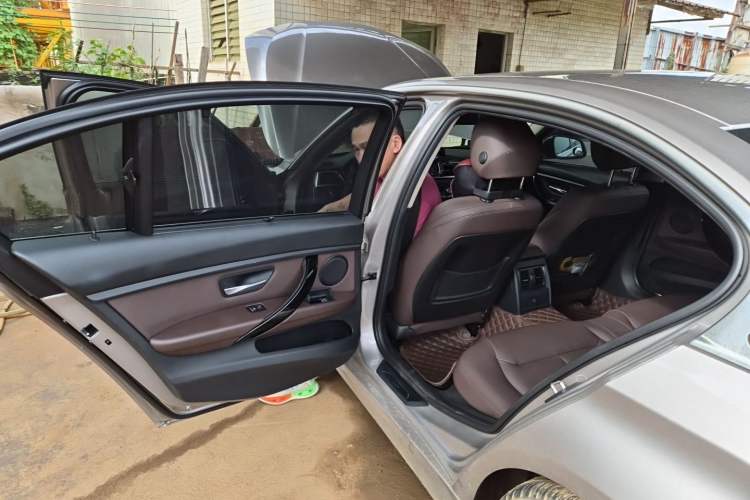 Used BMW 3 Series 2019 320Li Fashion Model Left Rear Seat