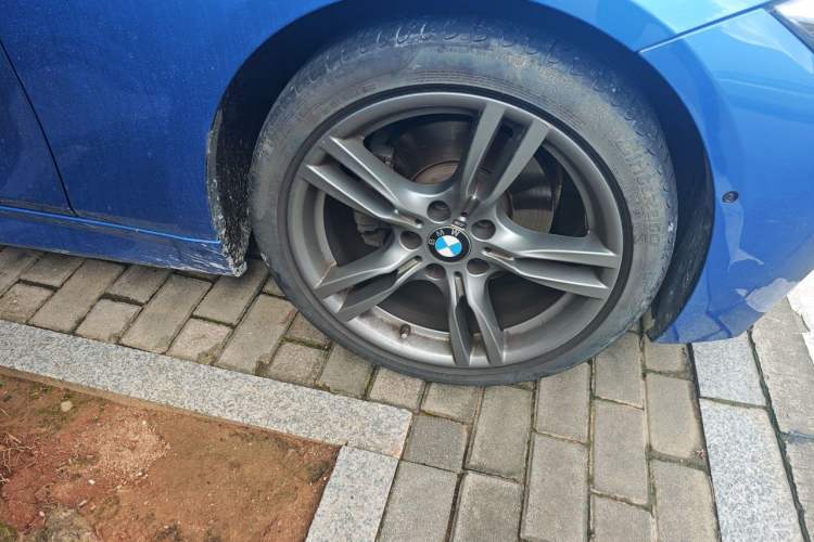 Used BMW 3 Series 2019 320Li M Sport Night Edition Right Front Wheel Hub