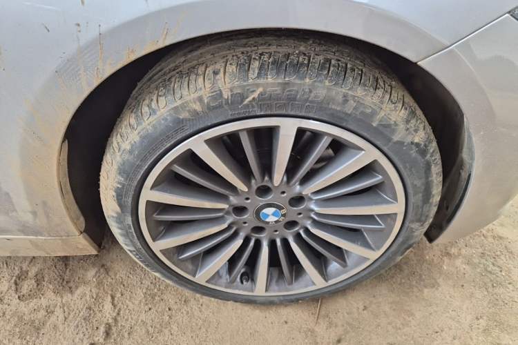Used BMW 3 Series 2019 320Li Fashion Model Right Front Wheel Hub