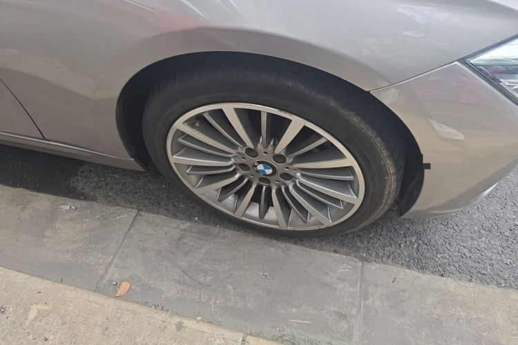 Used BMW 3 Series 2019 320Li Fashion Model Right Front Wheel Hub