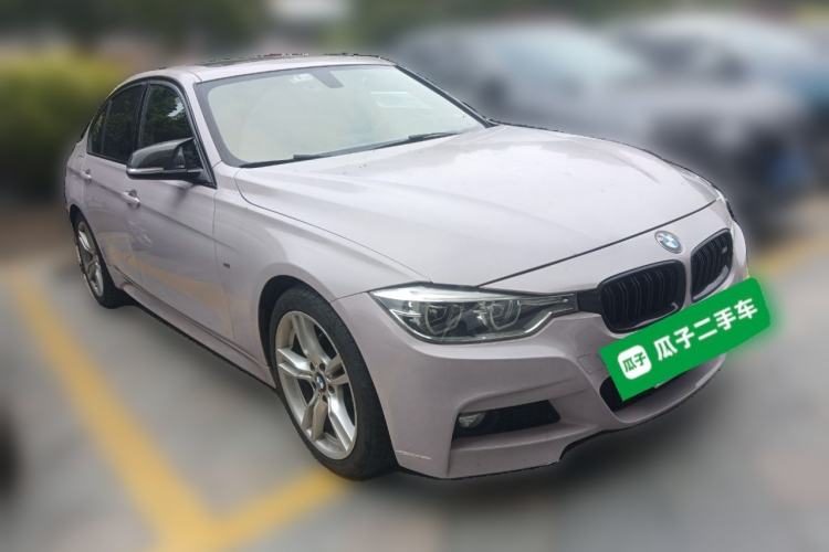 Used BMW 3 Series 2019 320i M Sport Package Front Right 45 Deg