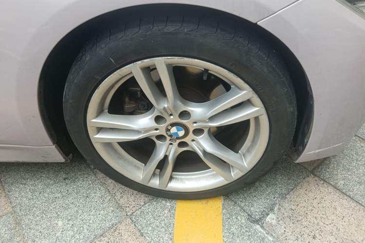 Used BMW 3 Series 2019 320i M Sport Package Right Front Wheel Hub