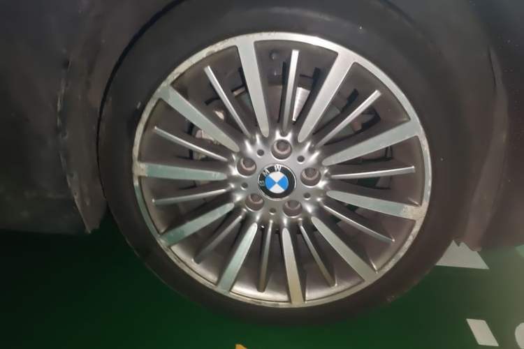 Used BMW 3 Series 2019 320Li xDrive Fashion Model Right Front Wheel Hub