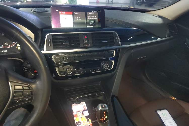 Used BMW 3 Series 2019 320Li Fashion Model Audio And AC Panel