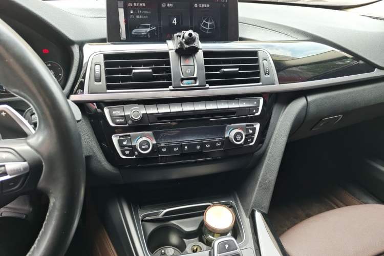 Used BMW 3 Series 2019 320Li M Luxury Package Audio And AC Panel