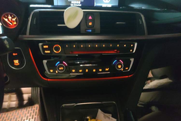 Used BMW 3 Series 2019 320Li Fashion Model Audio And AC Panel