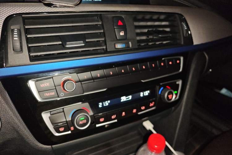 Used BMW 3 Series 2019 320i M Sport Package Audio And AC Panel