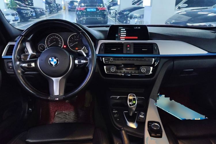 Used BMW 3 Series 2019 320i M Sport Package Center Console