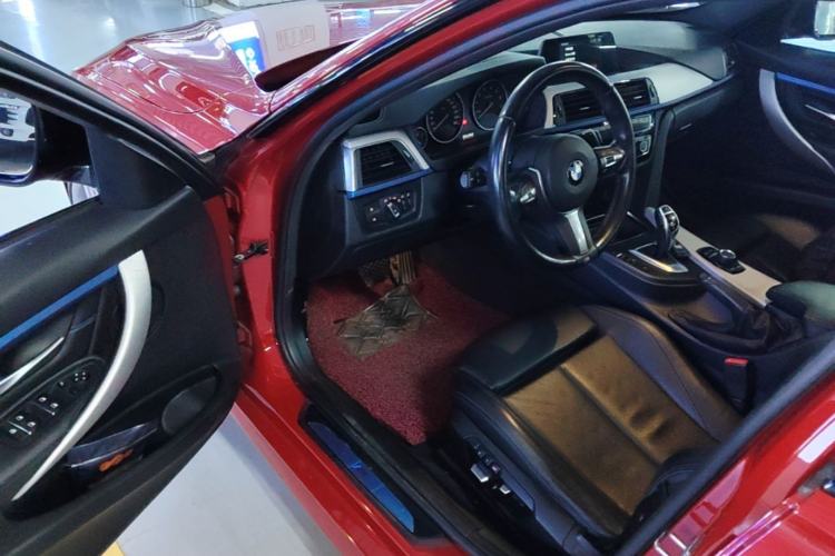 Used BMW 3 Series 2019 320i M Sport Package Driver Seat