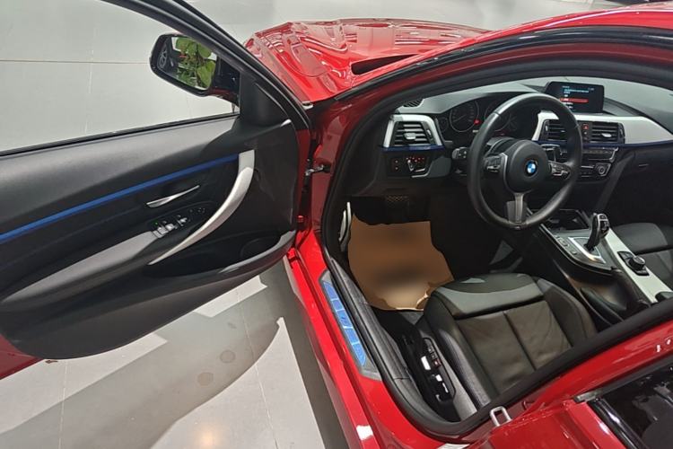 Used BMW 3 Series 2019 320i M Sport Package Driver Seat