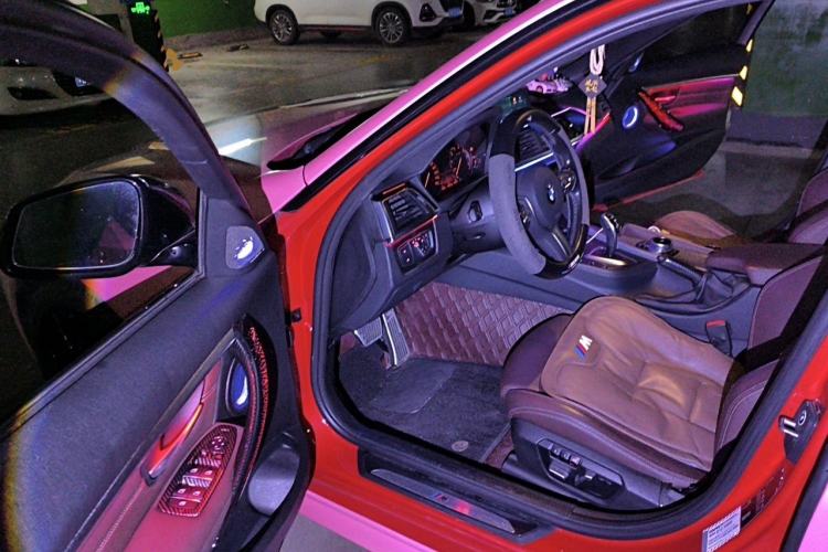 Used BMW 3 Series 2019 320i M Sport Night Edition Driver Seat