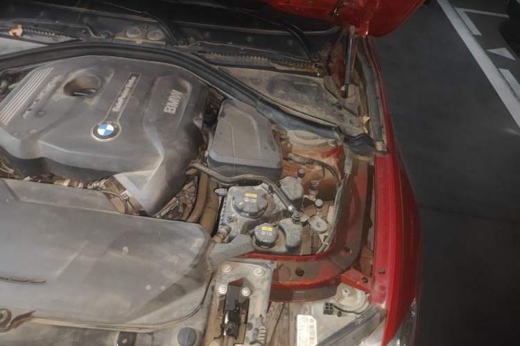 Used BMW 3 Series 2019 320i M Sport Night Edition Engine Bay Left