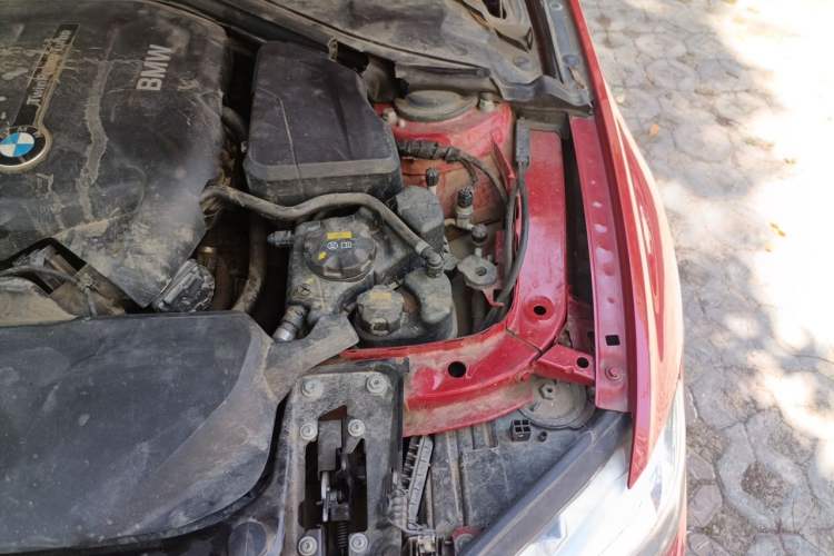 Used BMW 3 Series 2019 320Li Fashion Model Engine Bay Left