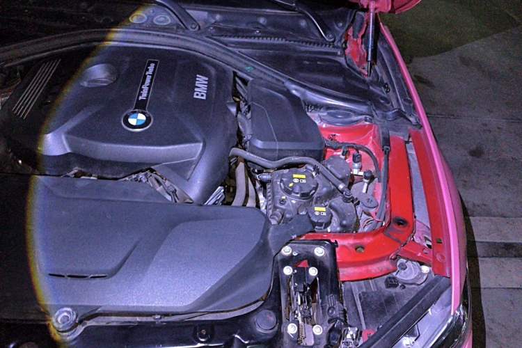 Used BMW 3 Series 2019 320i M Sport Night Edition Engine Bay Left