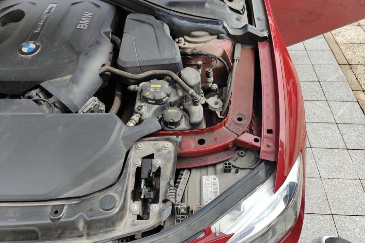 Used BMW 3 Series 2019 320i M Sport Package Engine Bay Left