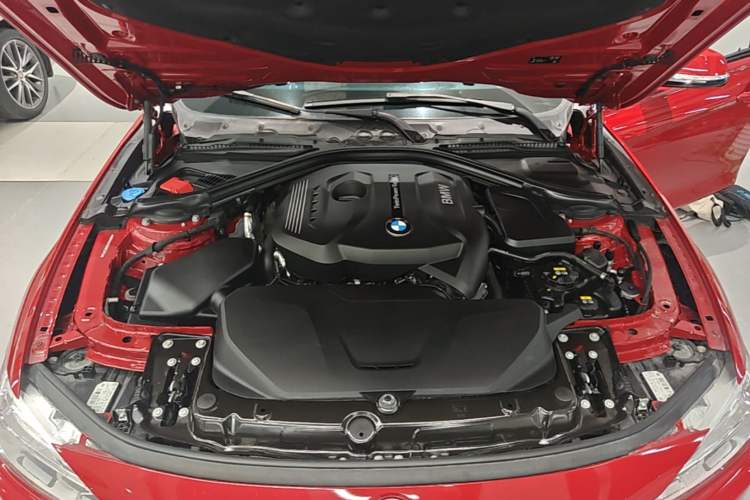 Used BMW 3 Series 2019 320i M Sport Package Engine Bay