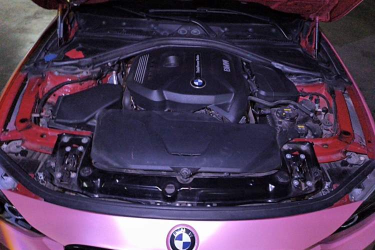 Used BMW 3 Series 2019 320i M Sport Night Edition Engine Bay