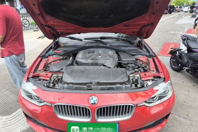 Used BMW 3 Series 2019 320Li Fashion Model Engine Bay