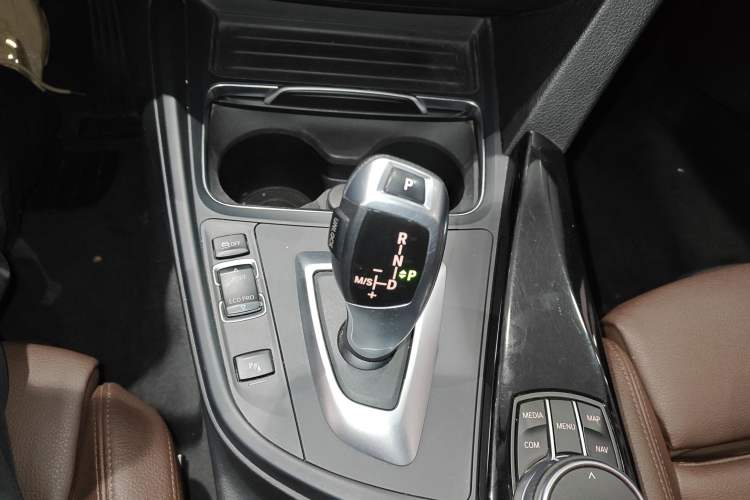 Used BMW 3 Series 2019 320Li Fashion Model Gear Lever