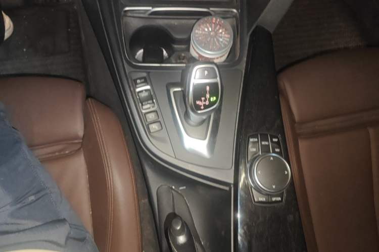 Used BMW 3 Series 2019 320i M Sport Night Edition Gear Lever