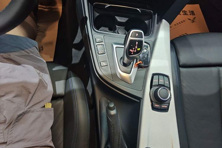 Used BMW 3 Series 2019 320i M Sport Package Gear Lever
