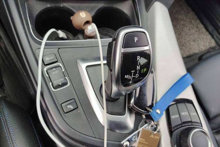 Used BMW 3 Series 2019 320i M Sport Package Gear Lever