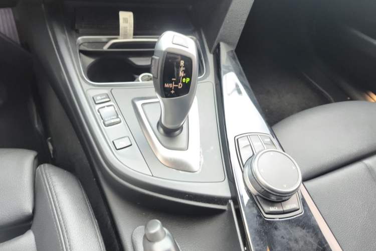 Used BMW 3 Series 2019 320Li Fashion Model Gear Lever