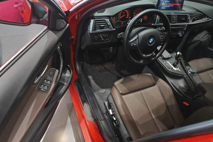 Used BMW 3 Series 2019 320Li Fashion Model Interior 3