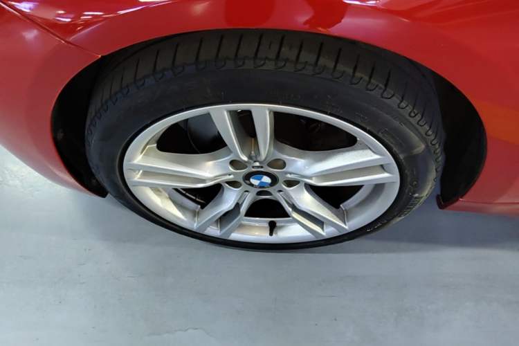 Used BMW 3 Series 2019 320i M Sport Package Left Front Wheel Hub