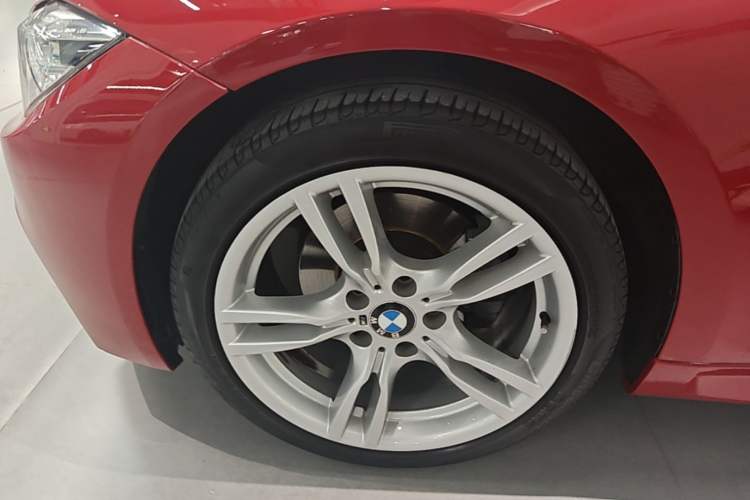 Used BMW 3 Series 2019 320i M Sport Package Left Front Wheel Hub