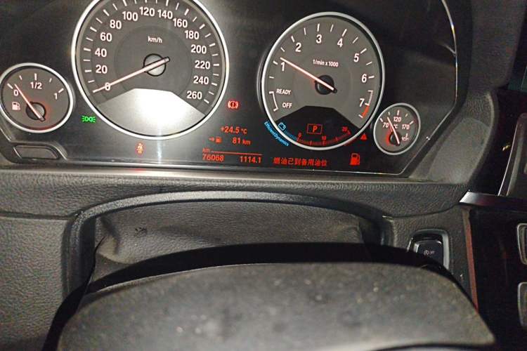 Used BMW 3 Series 2019 320Li Fashion Model Odometer Close Up
