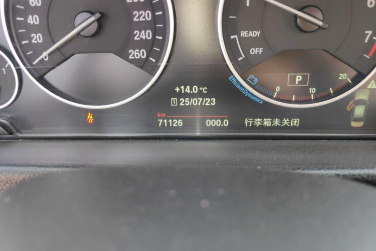 Used BMW 3 Series 2019 320Li Fashion Model Odometer Close Up