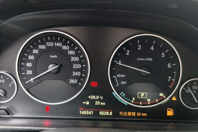 Used BMW 3 Series 2019 320Li Fashion Model Odometer Close Up