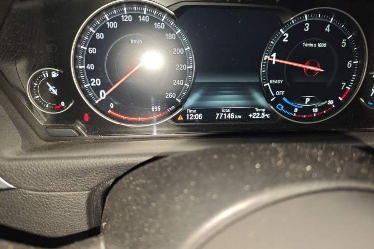 Used BMW 3 Series 2019 320Li M Sport Package Odometer Close Up