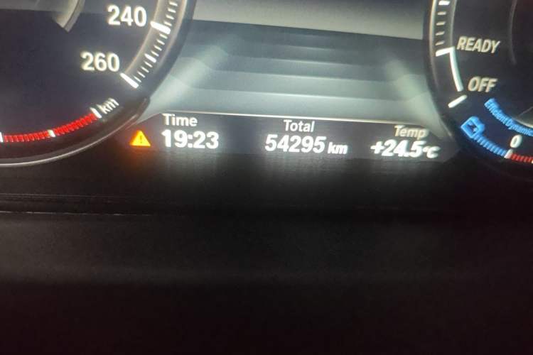 Used BMW 3 Series 2019 320i M Sport Night Edition Odometer Close Up