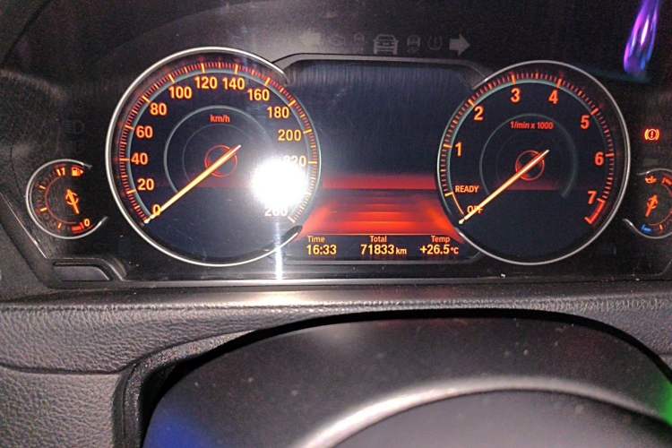 Used BMW 3 Series 2019 320i M Sport Night Edition Odometer Close Up