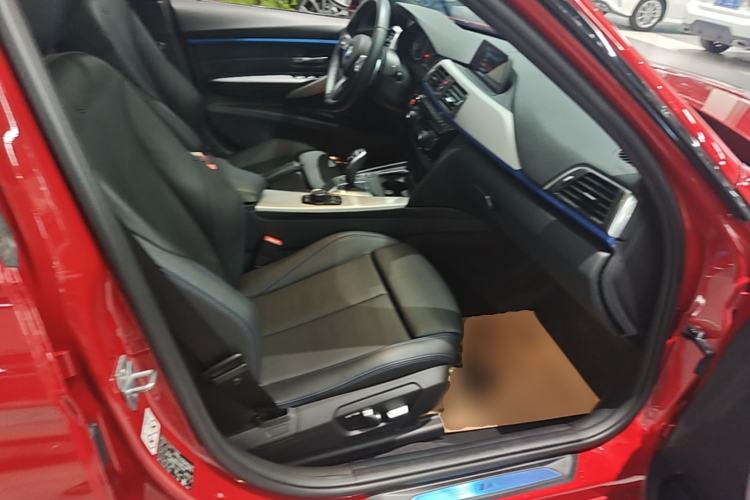 Used BMW 3 Series 2019 320i M Sport Package Right Front Seat