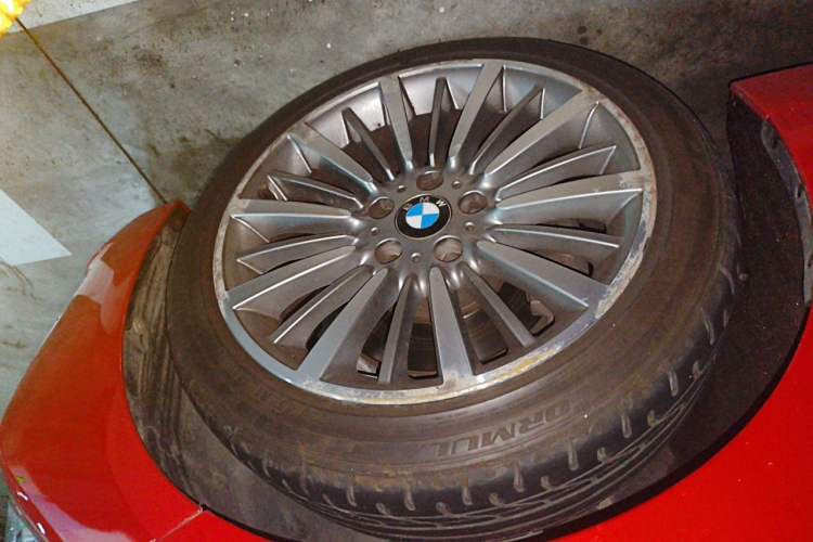 Used BMW 3 Series 2019 320Li Fashion Model Right Front Wheel Hub