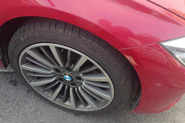 Used BMW 3 Series 2019 320Li Fashion Model Right Front Wheel Hub