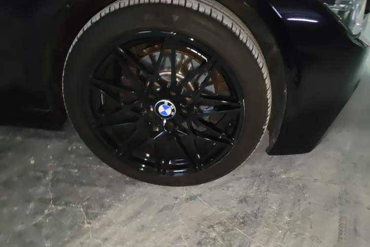 Used BMW 3 Series 2019 320Li M Sport Package Right Front Wheel Hub