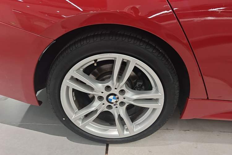 Used BMW 3 Series 2019 320i M Sport Package Right Rear Wheel Hub