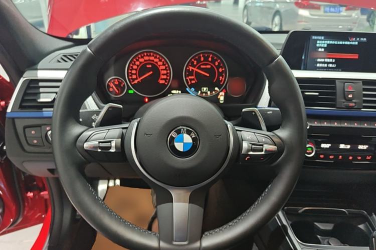 Used BMW 3 Series 2019 320i M Sport Package Steering Wheel