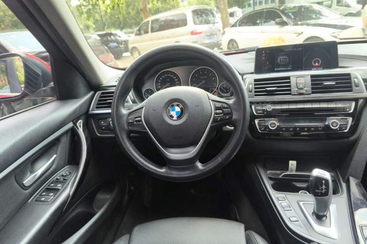 Used BMW 3 Series 2019 320Li Fashion Model Steering Wheel