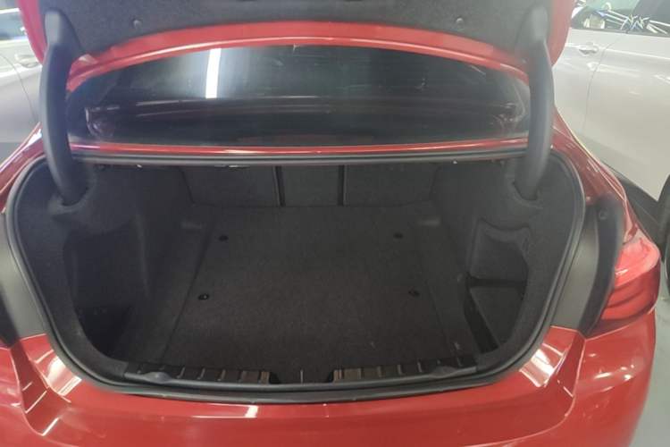 Used BMW 3 Series 2019 320Li Fashion Model Trunk