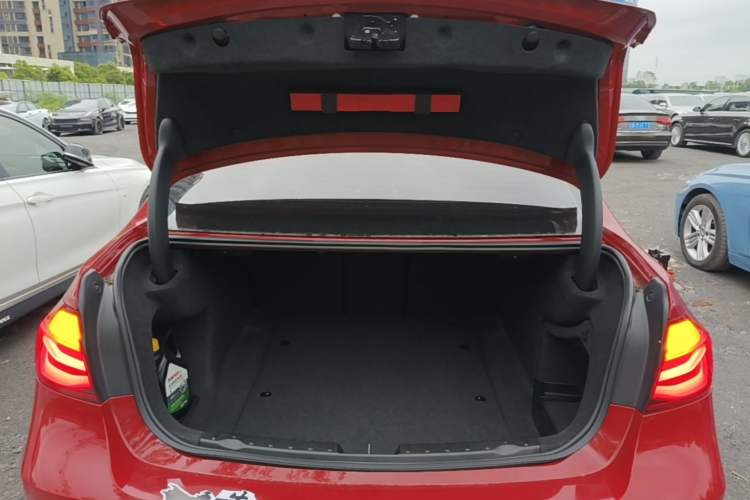 Used BMW 3 Series 2019 320Li M Sport Package Trunk
