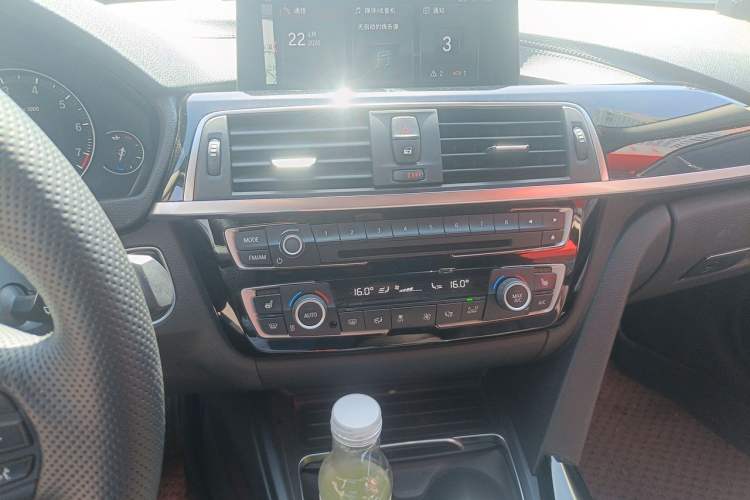 Used BMW 3 Series 2019 320Li xDrive Fashion Model Audio And AC Panel