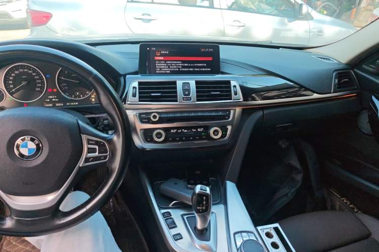 Used BMW 3 Series 2019 320Li Fashion Model Audio And AC Panel