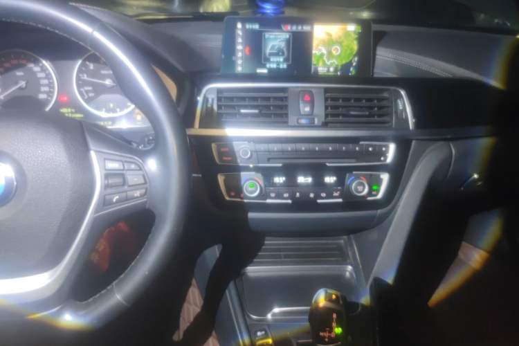 Used BMW 3 Series 2019 320Li Fashion Model Audio And AC Panel