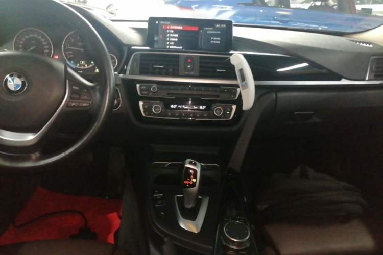 Used BMW 3 Series 2019 320Li xDrive Fashion Model Audio And AC Panel