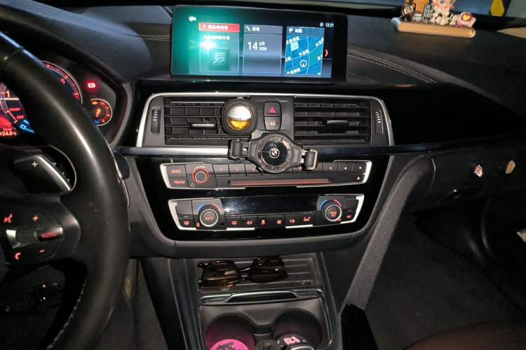 Used BMW 3 Series 2019 320Li M Luxury Package Audio And AC Panel